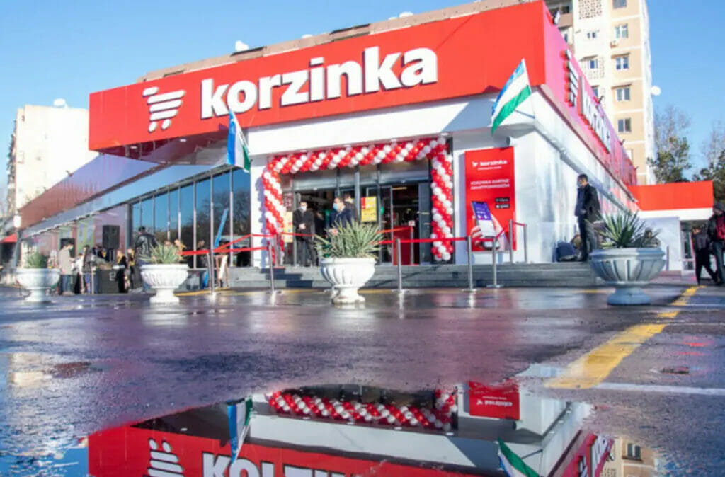 Korzinka supermarketining kassalarida naqd pul olishingiz mumkin