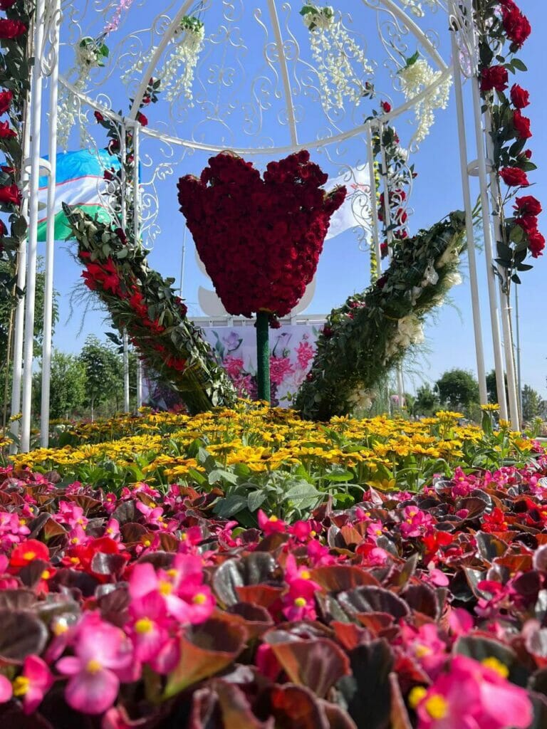 62-Xalqaro gular festivali: Bir oy davom qiladigan festival debochasi