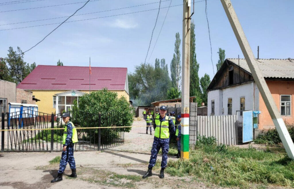 Возле Бишкека произошла перестрелка