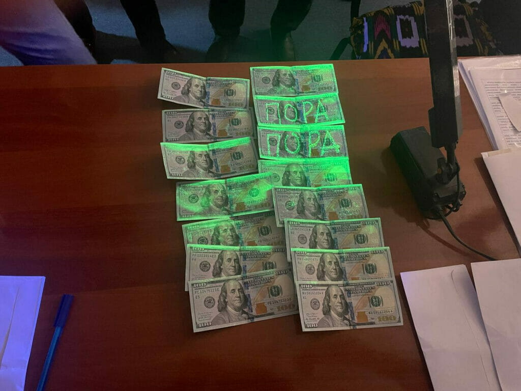 Помощник хокима в Самарканде попался на взятке