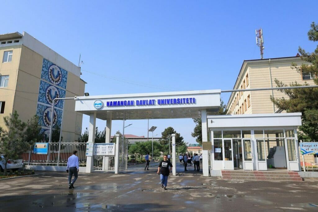 В узбекских вузах продили срок оплаты контрактов