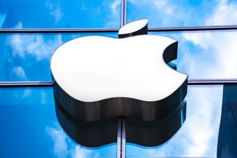 Компания Баффета избавилась от части акций Apple