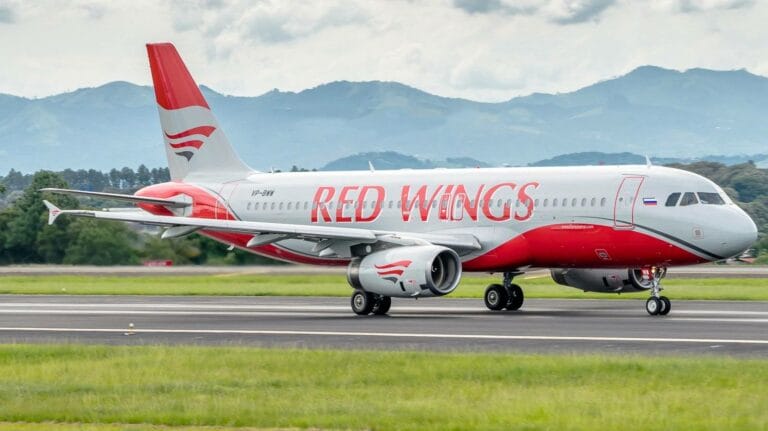 Летевший из Ташкента в Казань самолет Red Wings не смог сесть из-за атаки дронов