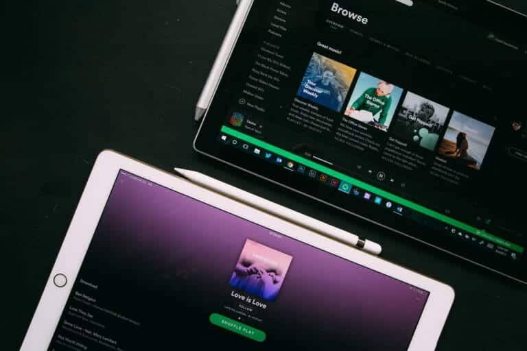 Музыкальный стриминг Spotify впервые стал прибыльным