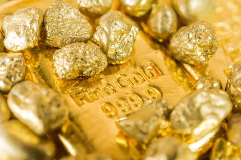 Узбекистан продолжает увеличивать экспорт золота