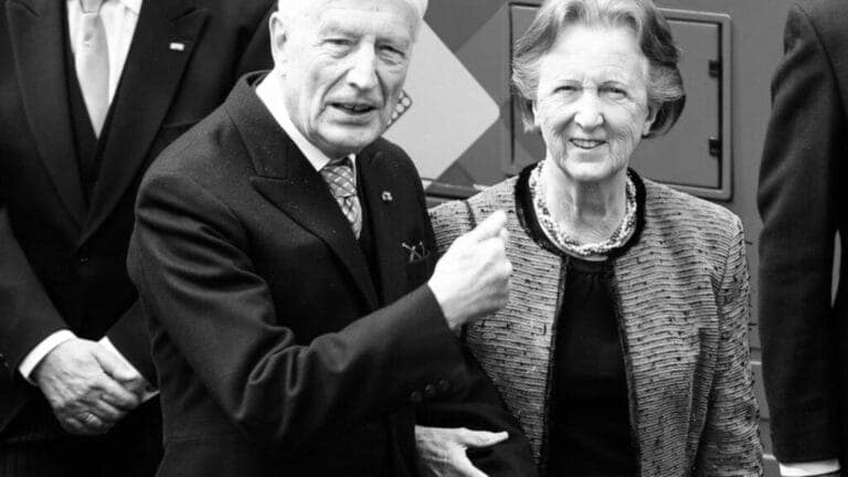 Экс-премьер Нидерландов и его жена совершили эвтаназию