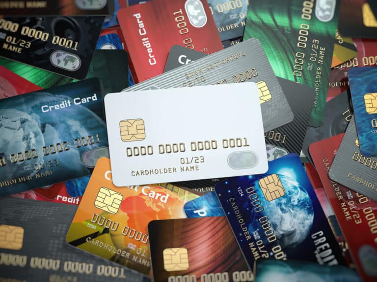 Central Bank Caps Bank Card Issuance to 20 Cards Per Person