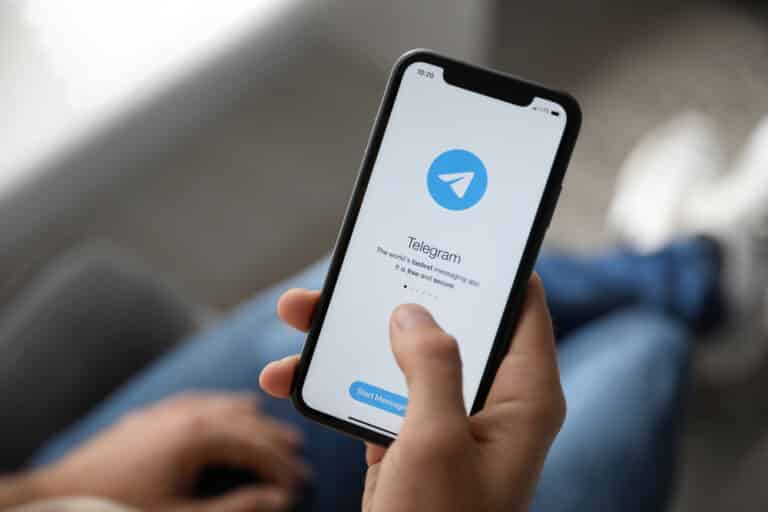 Telegram запустил ИИ-поиск стикеров