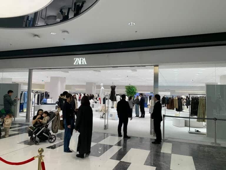 Zara открыла магазин в Ташкенте. Что почем — фоторепортаж