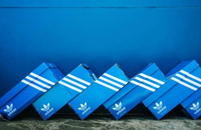 Adidas вернулся к прибыли в первом квартале