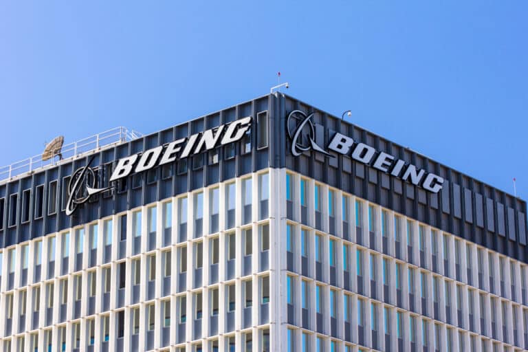 Boeing хочет привлечь $10 млрд с помощью продажи акций