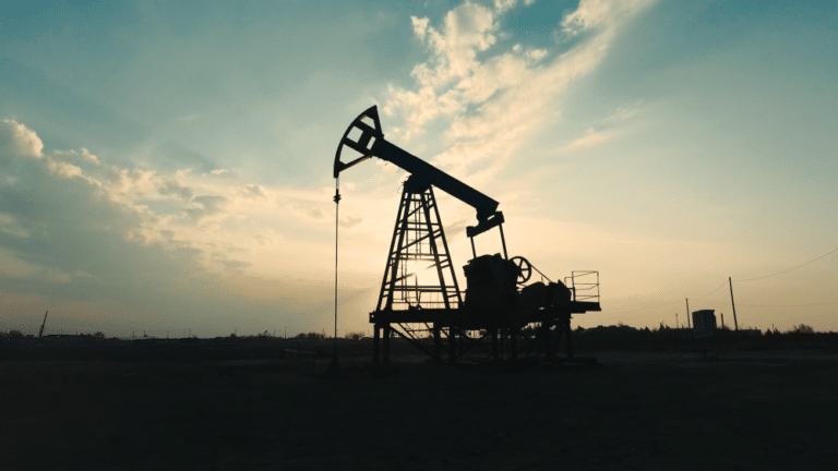 Ситуация на рынках: цены на нефть вернулись к двухмесячным минимумам