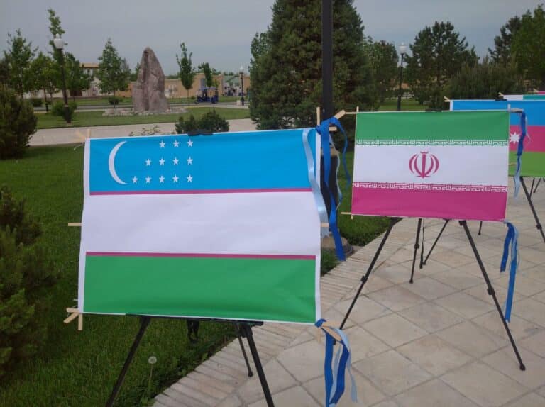 Иран намерен развивать туристические маршруты в Узбекистан