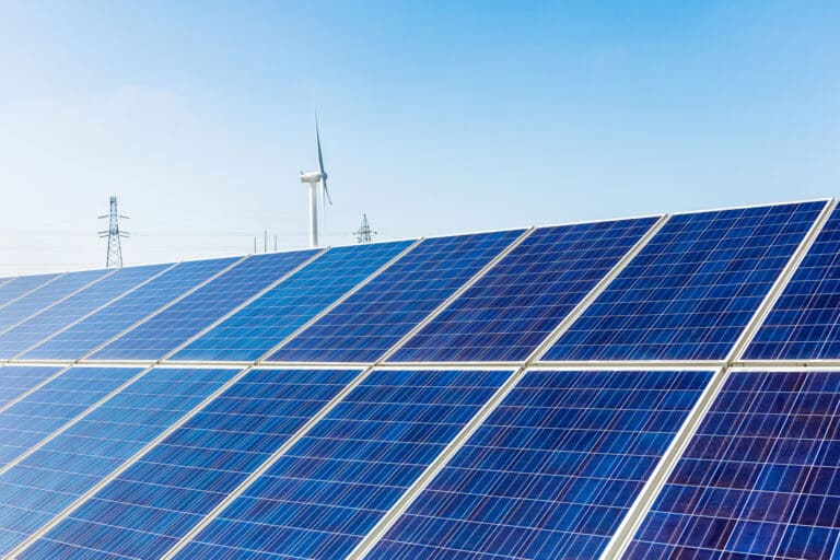 Uzbekistan generates 4 bln kWh of electricity from wind and solar power