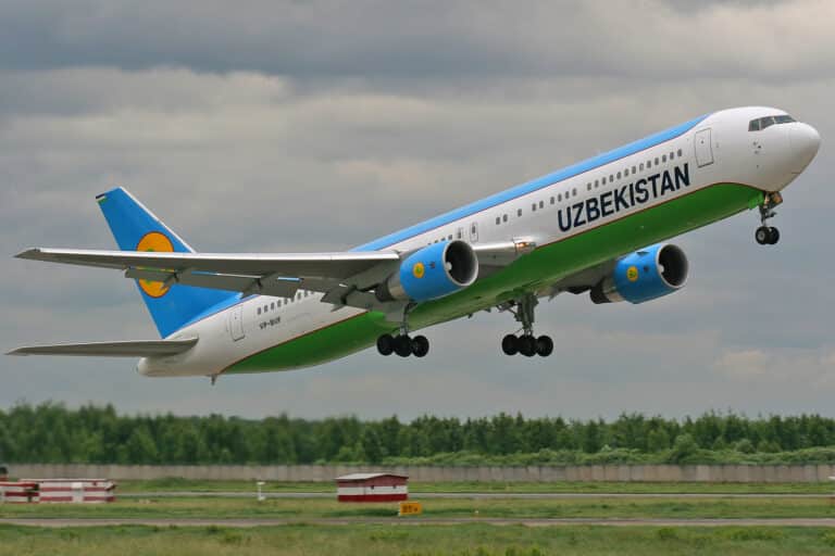 Uzbekistan Airways перевезла шестимиллионного пассажира