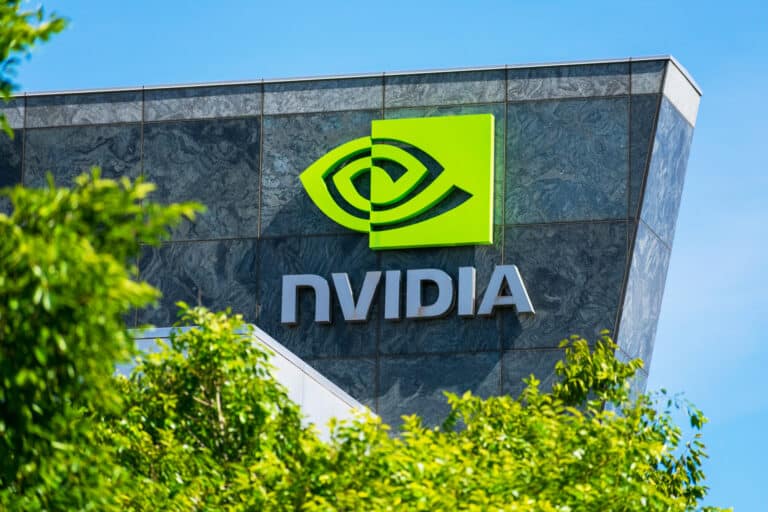 Выручка Nvidia выросла на 94% благодаря спросу на ИИ-чипы