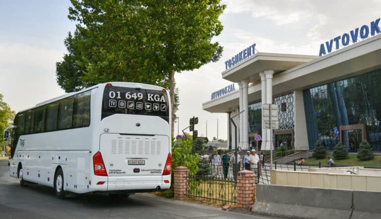 В Узбекистане откроют еще десять международных автобусных маршрутов