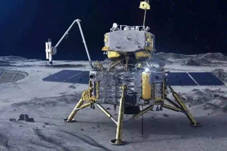 Китайский зонд «Чанъэ-6» совершил посадку на обратной стороне Луны