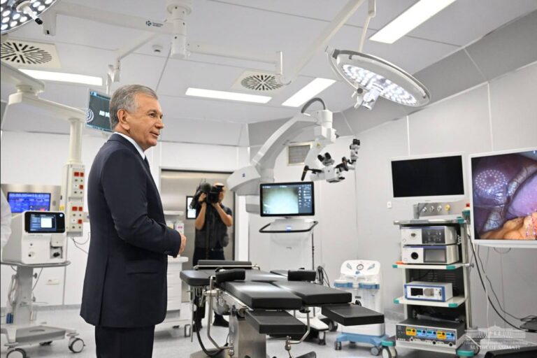 Shavkat Mirziyoyev Visits New Republican Oncocenter