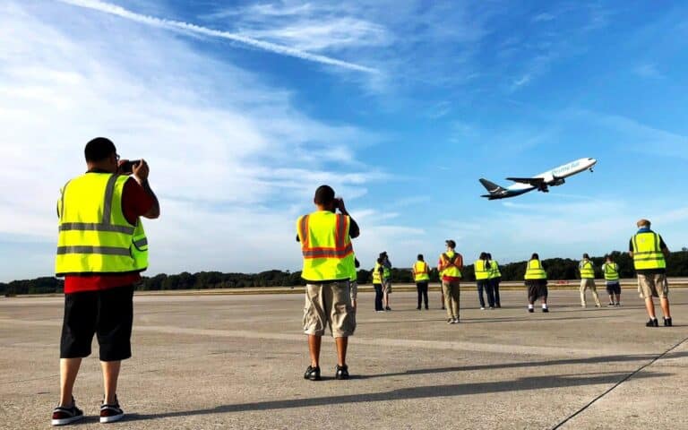 Toshkent aeroportida kuzgi spotting-tur uchun arizalar qabul qilinmoqda