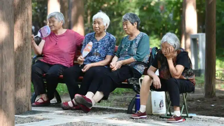 Китай впервые за 70 лет повысит пенсионный возраст