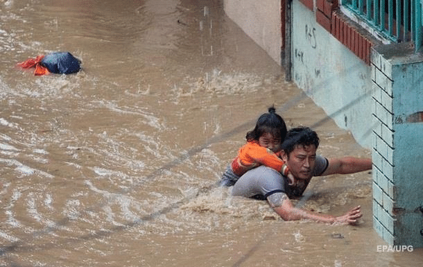 Nepaldagi toshqin va koʻchkilar 148 kishining hayotiga zomin boʻldi