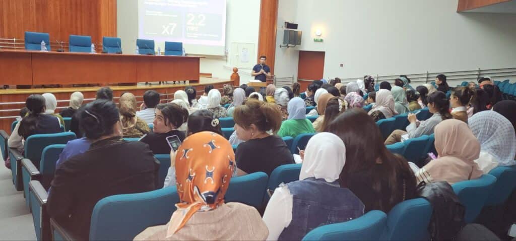 Uzum Market 200 dan ortiq xotin-qizlarga tadbirkorlik asoslarini oʻrgatdi