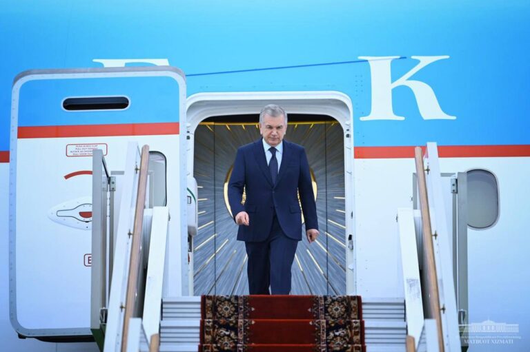 Shavkat Mirziyoyev Rossiyaga keldi