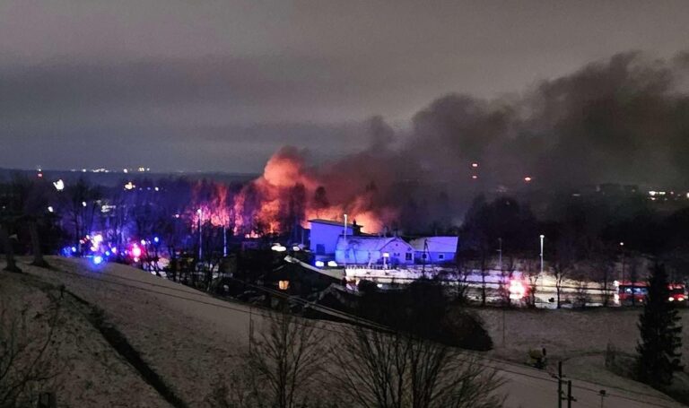 Самолет упал на жилой дом в Вильнюсе