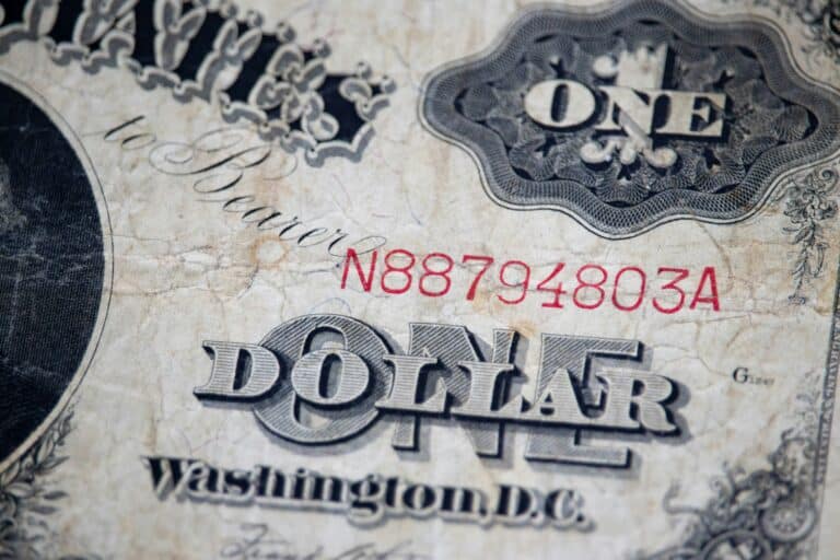 Banklarda dollar 12 905 so‘mdan sotila boshlandi