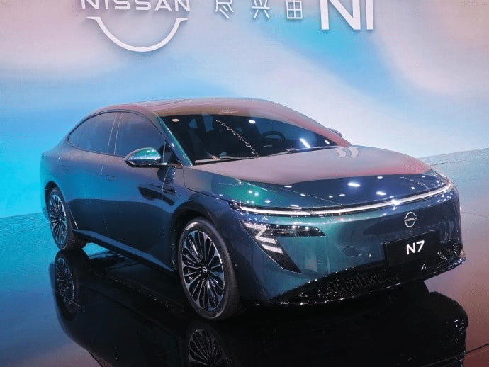 Nissan N7 modeli namoyish etildi