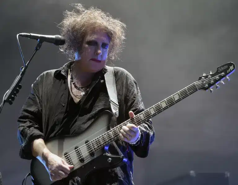 Группа The Cure выпустила первый альбом за 16 лет