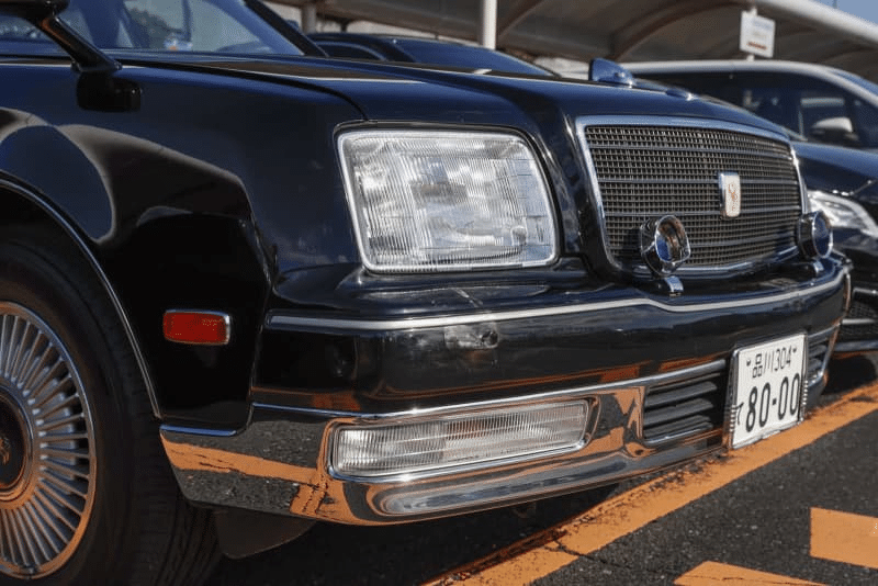 Yaponiya bosh vaziri Isibaning korteji avariyaga uchradi