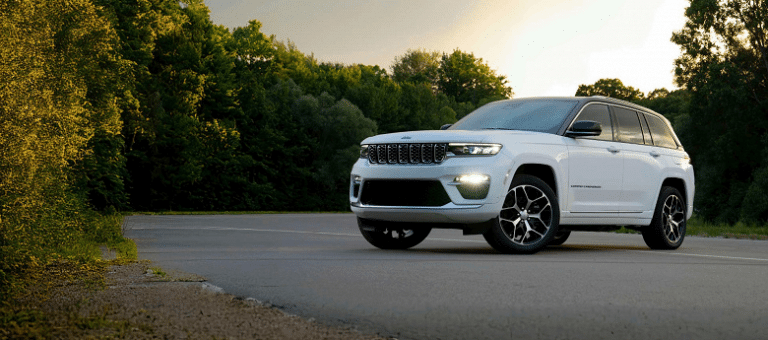 2025-yilda yangi Jeep Cherokee taqdim etiladi