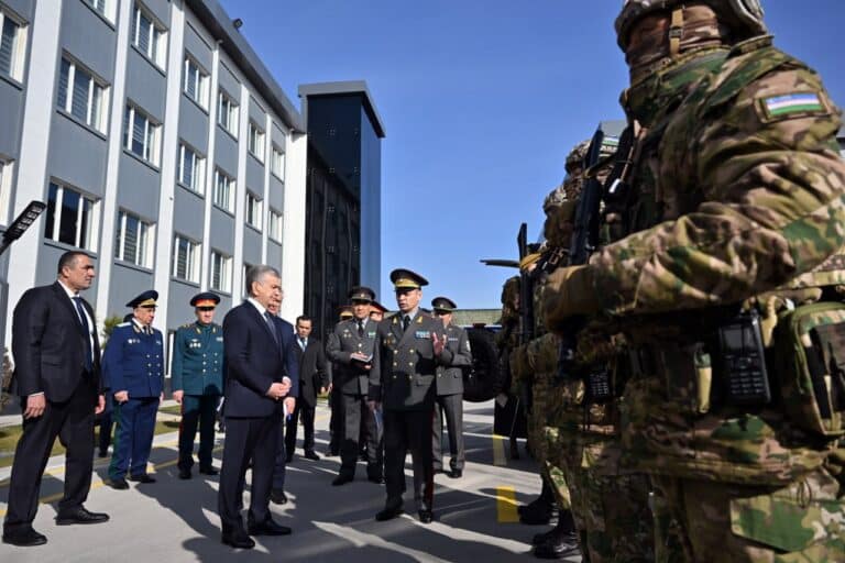 Shavkat Mirziyoyev mudofaa sanoati sun’iy intellekt va zamonaviy texnologiyalardan foydalanishi zarurligini ta’kidladi