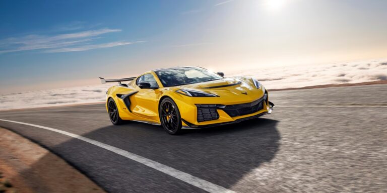 Chevrolet откроет бронь на спорткар Corvette в апреле