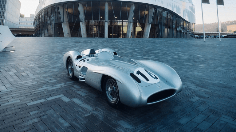 Mercedes-Benz W196 R Streamliner avtomobili $52,7 mlnga sotildi