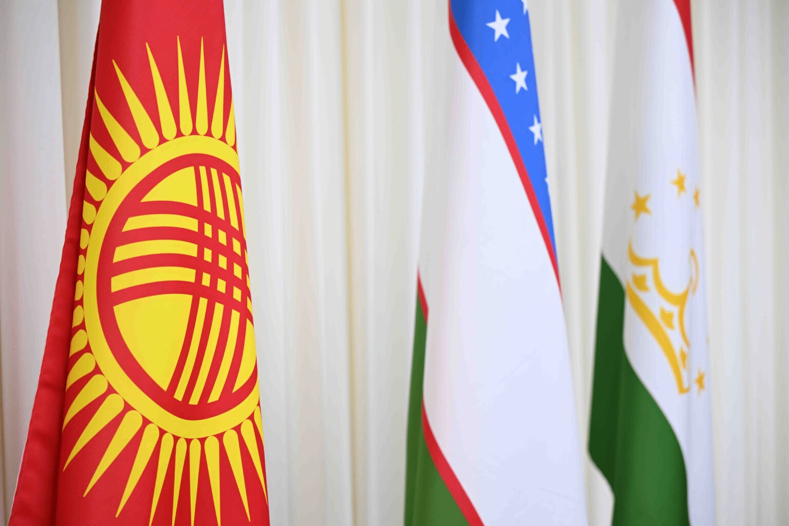 Summit: Uzbekistan, Tajikistan and Kyrgyzstan Unite