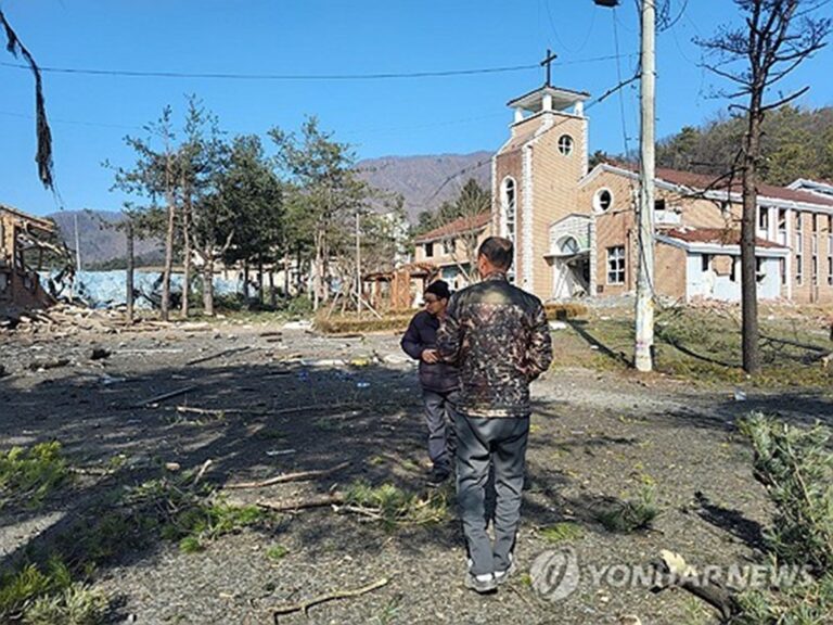 Южнокорейский истребитель случайно сбросил бомбы на жилой район