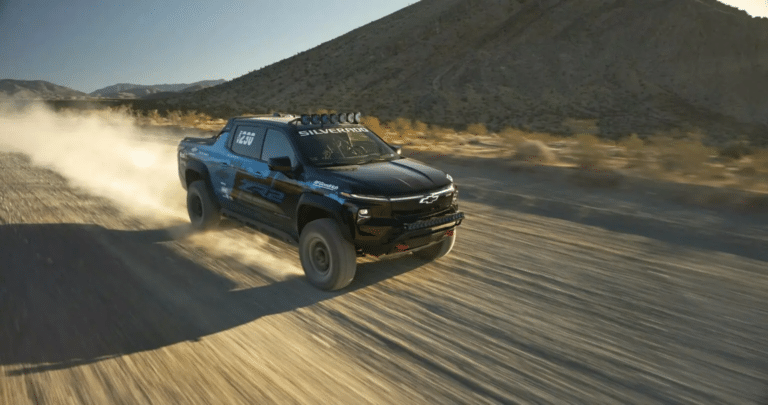 Chevrolet yangi Silverado EV ZR2 poyga mashinasini taqdim etdi – video