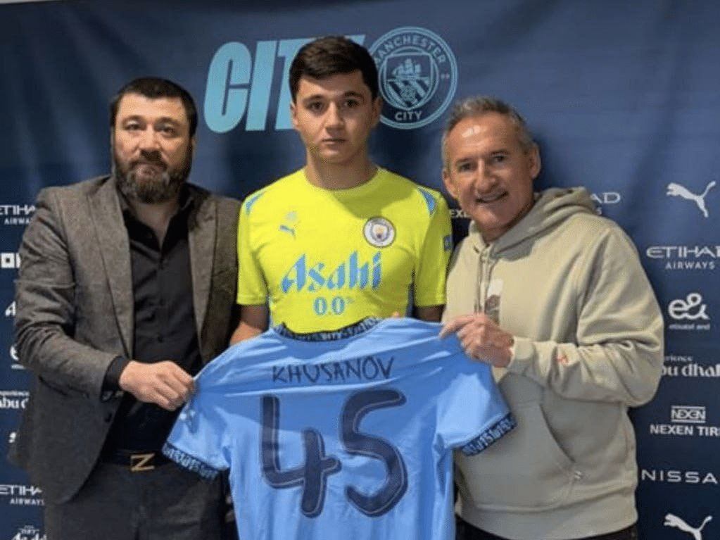 Abduqodir Husanovga «Gelik»ni kim sovg‘a qilgani ma’lum bo‘ldi / Foto: Mancity