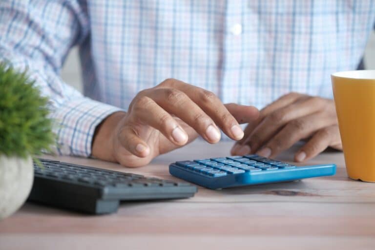Узбекистанцы провели 17,2 млн платежей через систему ЦБ за месяц — рост за год на 44,2%