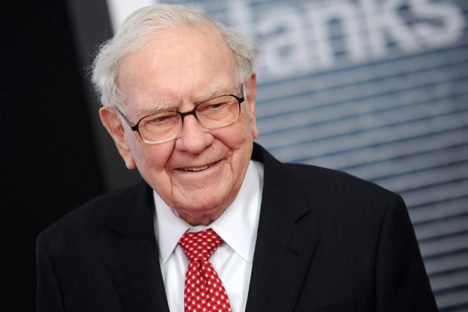 Глава Berkshire Hathaway миллиардер Уоррен Баффет