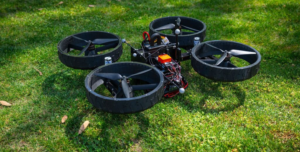 Havoda ham, yerda ham harakatlana oladigan robot yaratildi / Foto: Caltech