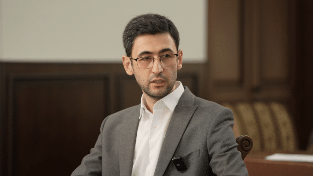 Отабек Акрамов
