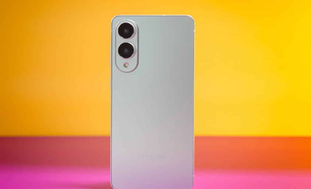 Galaxy S25 Edge avtonomlikda S25 Plus’dan 2 soat ortda qoldi / Foto: GSMArena