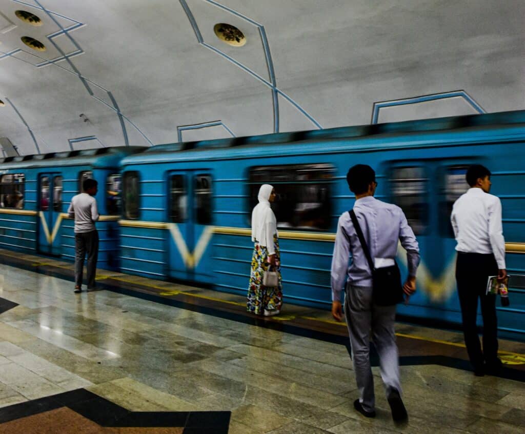 метро