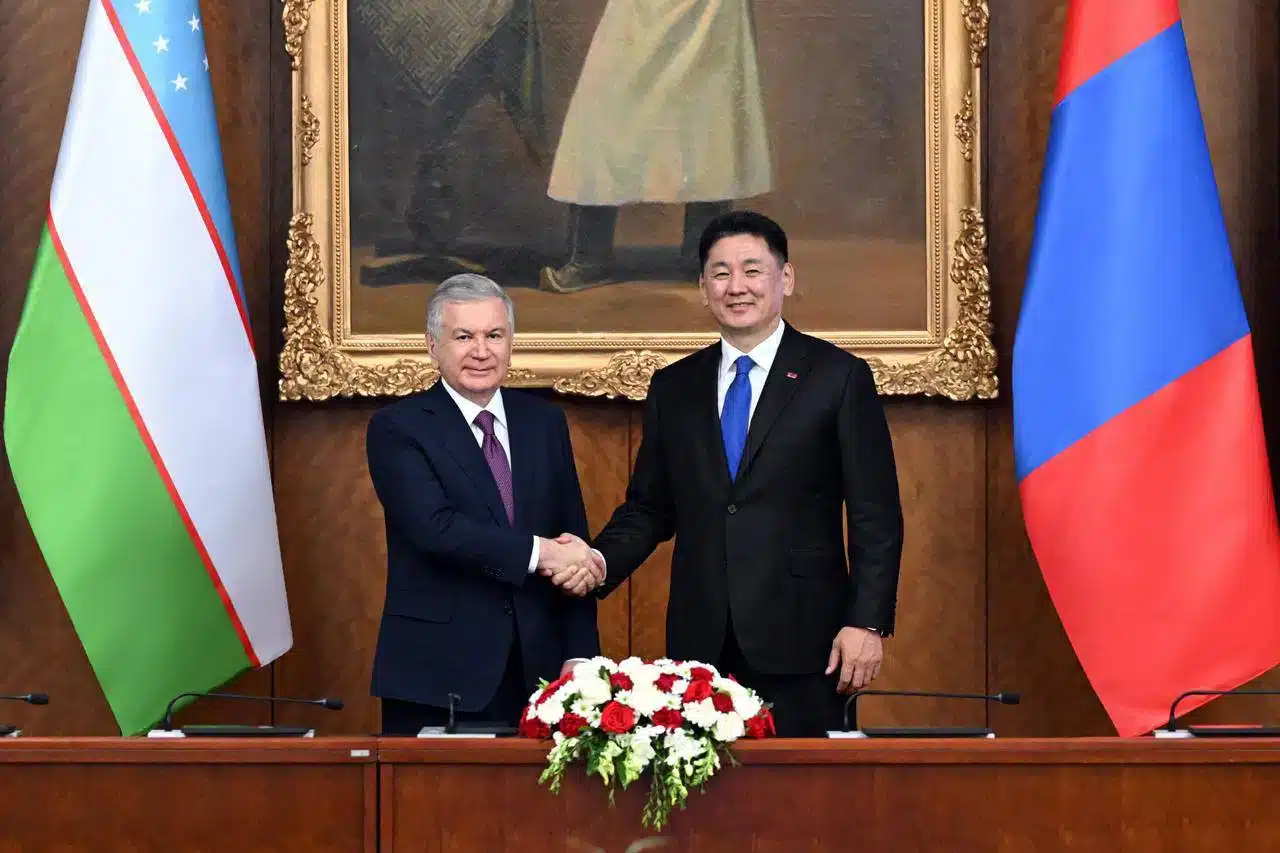 Shavkat Mirziyoyev and Ukhnaagiin Khürelsükh