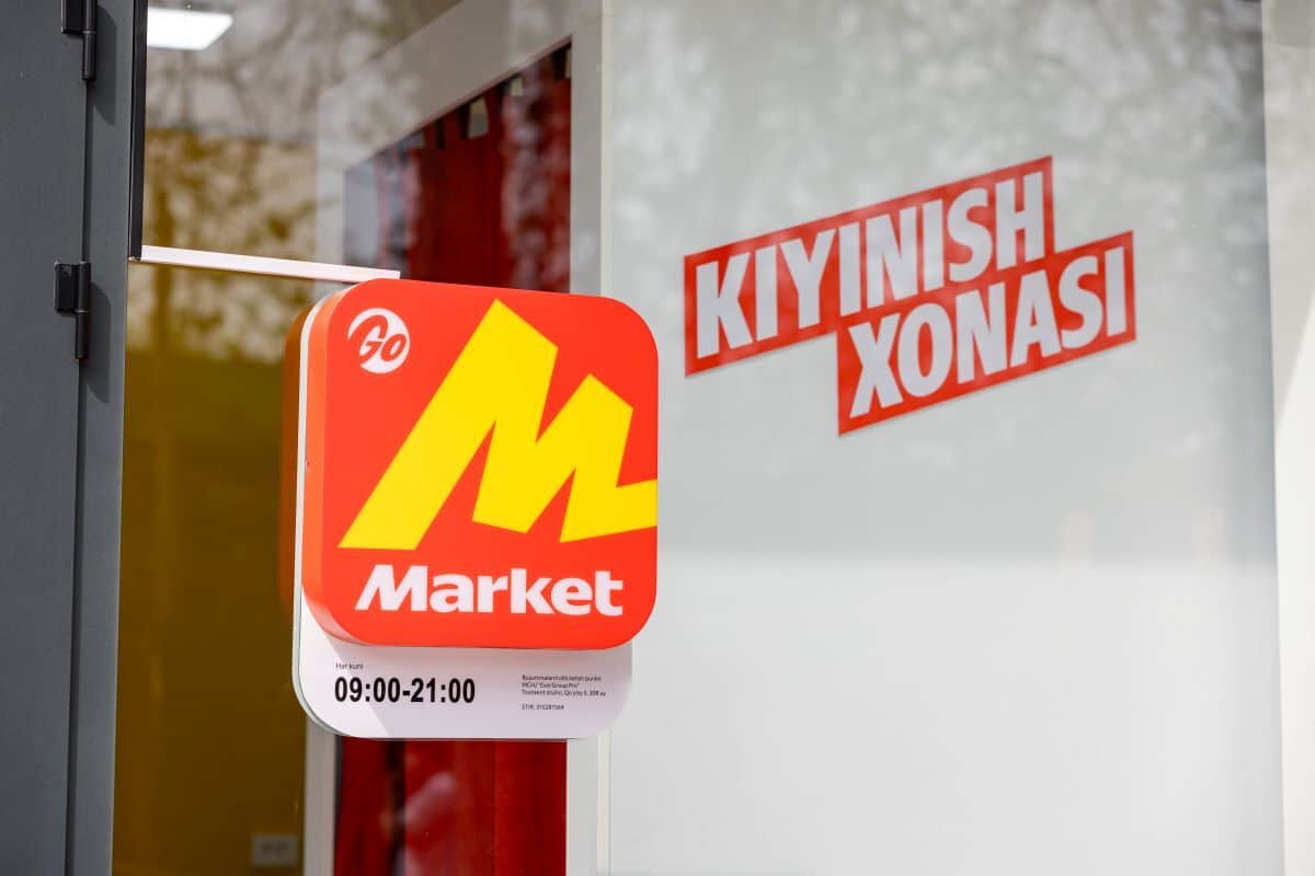 Вывеска Yandex Market в Узбекистане