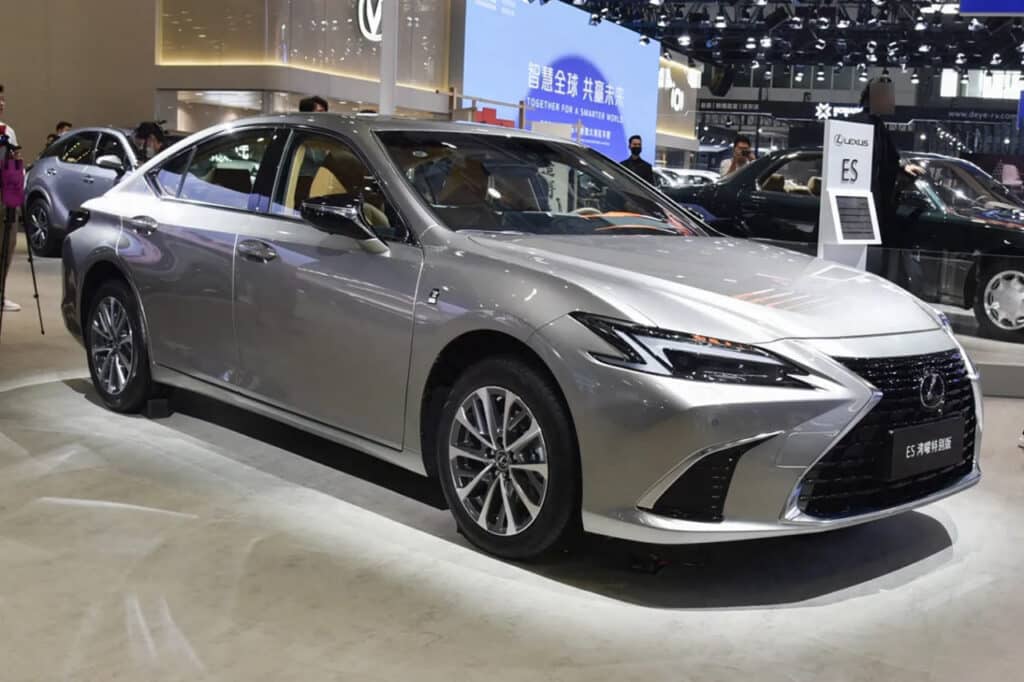 Lexus ES 200 Taiwan Special Edition taqdim etildi / Foto: autohome